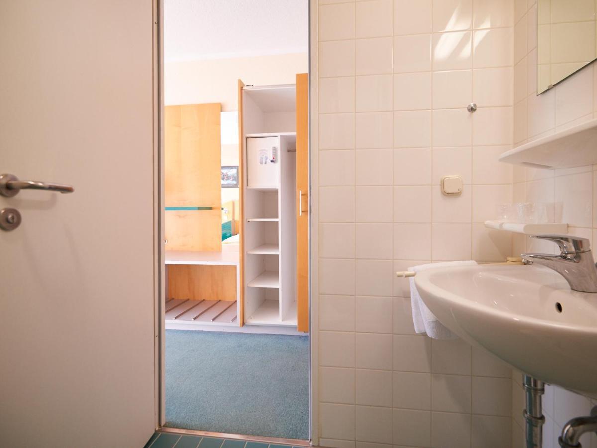 Sportschule Oberhaching Hotel Kültér fotó